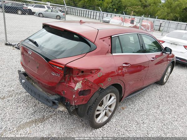 2017 INFINITI QX30