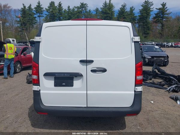 2019 MERCEDES-BENZ METRIS