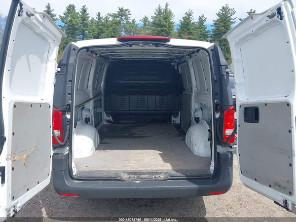 2019 MERCEDES-BENZ METRIS