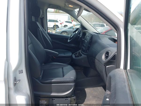 2019 MERCEDES-BENZ METRIS