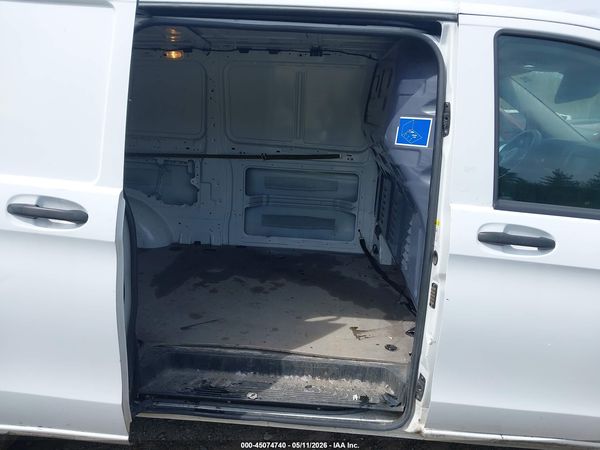 2019 MERCEDES-BENZ METRIS