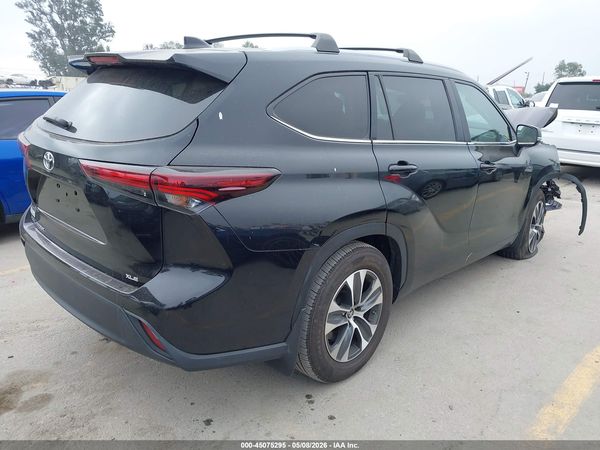 2024 TOYOTA HIGHLANDER XLE
