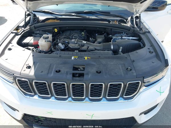 2025 JEEP GRAND CHEROKEE LAREDO X 4X4