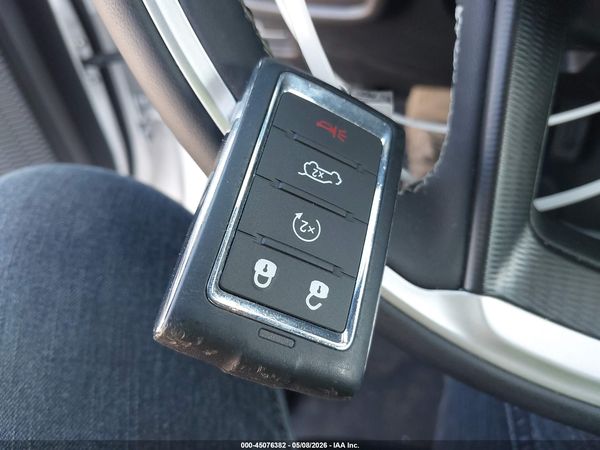 2025 JEEP GRAND CHEROKEE LAREDO X 4X4