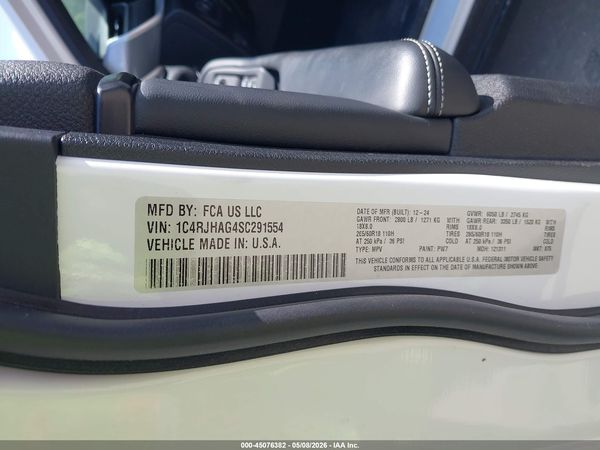 2025 JEEP GRAND CHEROKEE LAREDO X 4X4
