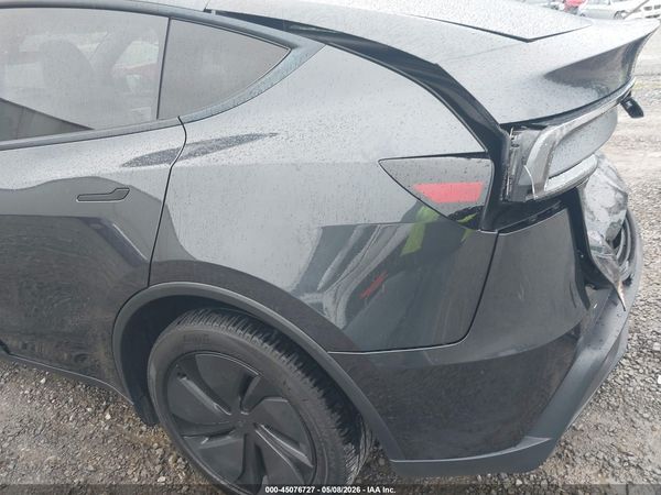 2026 TESLA MODEL Y