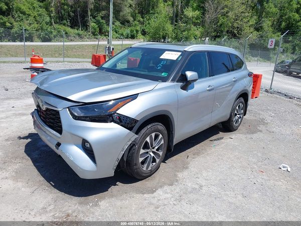 2022 TOYOTA HIGHLANDER XLE