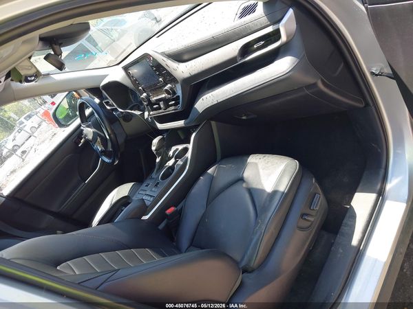 2022 TOYOTA HIGHLANDER XLE