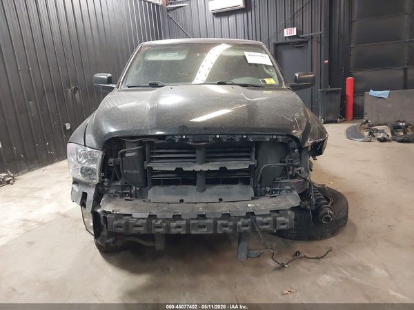 2017 RAM 1500 EXPRESS  4X4 5'7 BOX