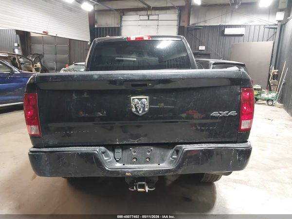 2017 RAM 1500 EXPRESS  4X4 5'7 BOX
