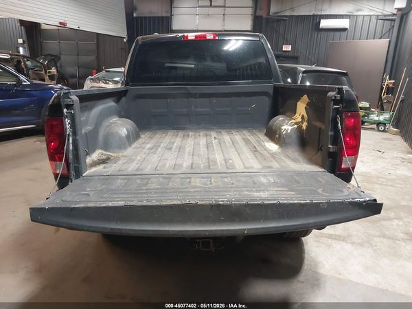 2017 RAM 1500 EXPRESS  4X4 5'7 BOX