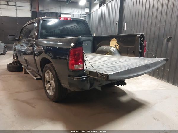 2017 RAM 1500 EXPRESS  4X4 5'7 BOX