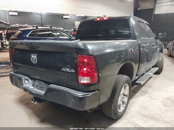 2017 RAM 1500 EXPRESS  4X4 5'7 BOX