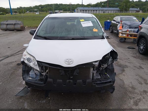 2017 TOYOTA SIENNA L 7 PASSENGER — I155