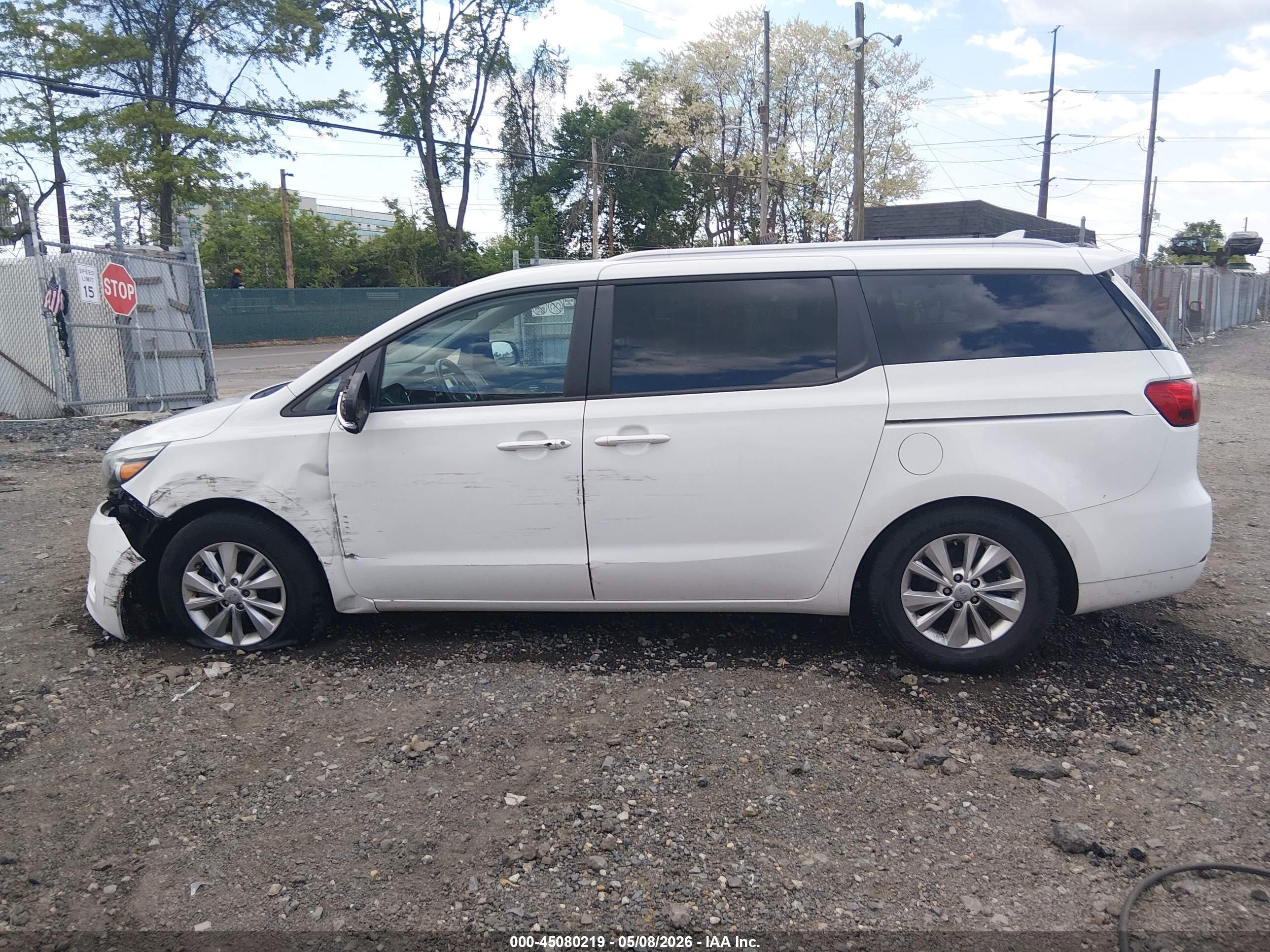 2017 KIA SEDONA LX
