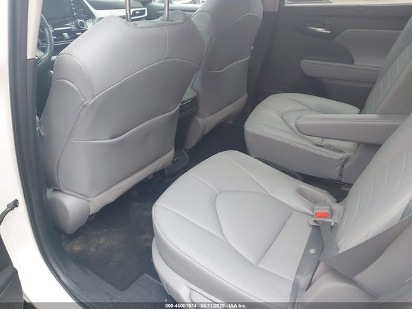 2021 TOYOTA HIGHLANDER XLE