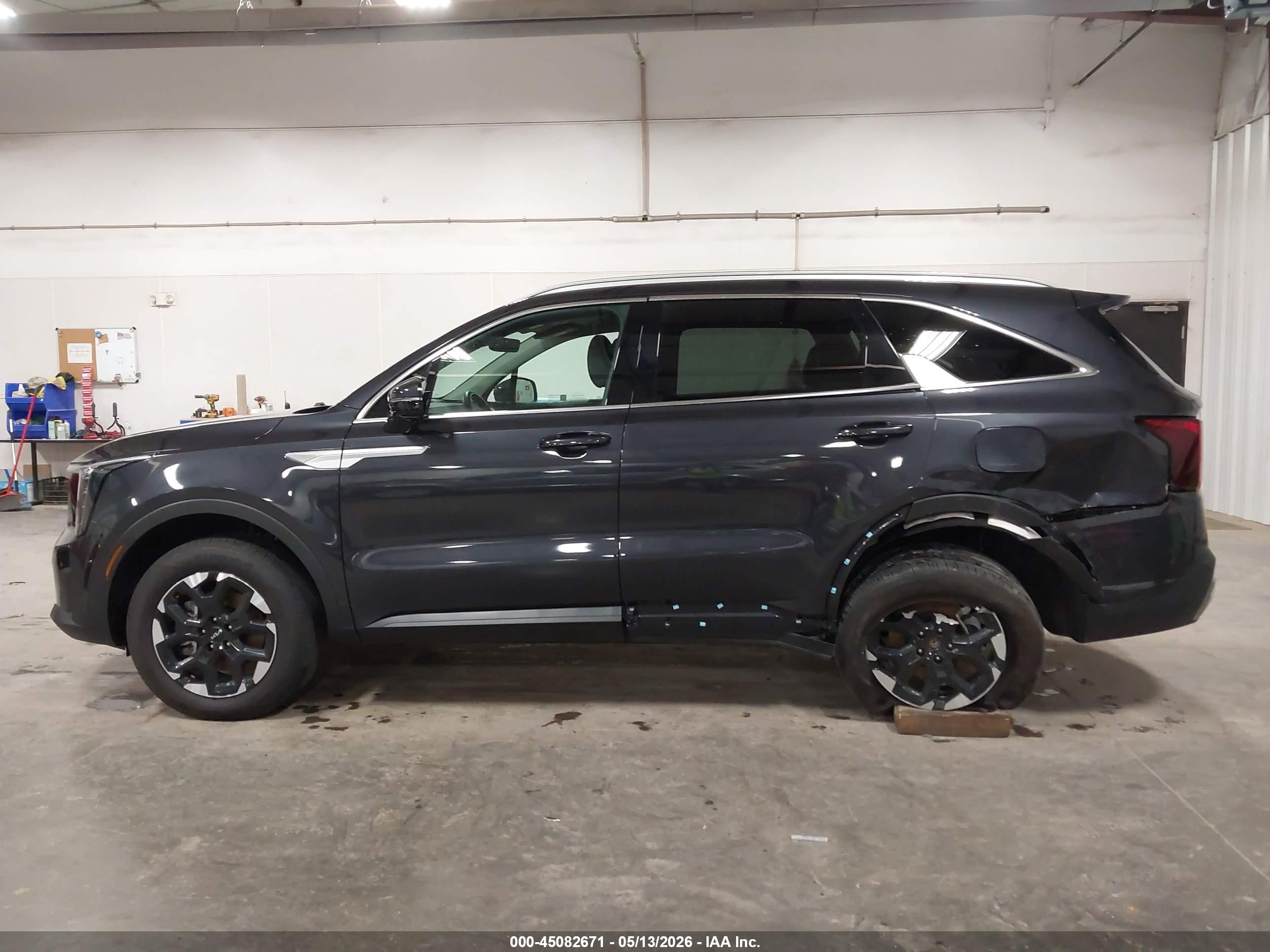2025 KIA SORENTO S