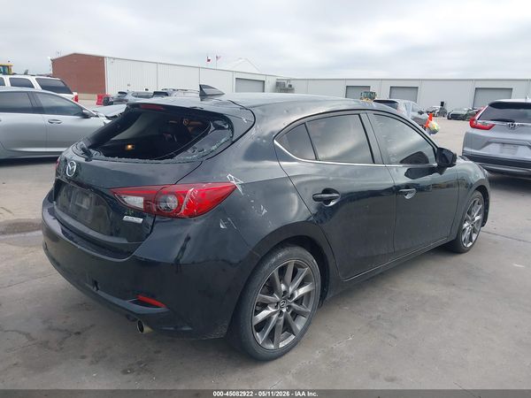 2018 MAZDA MAZDA3 TOURING