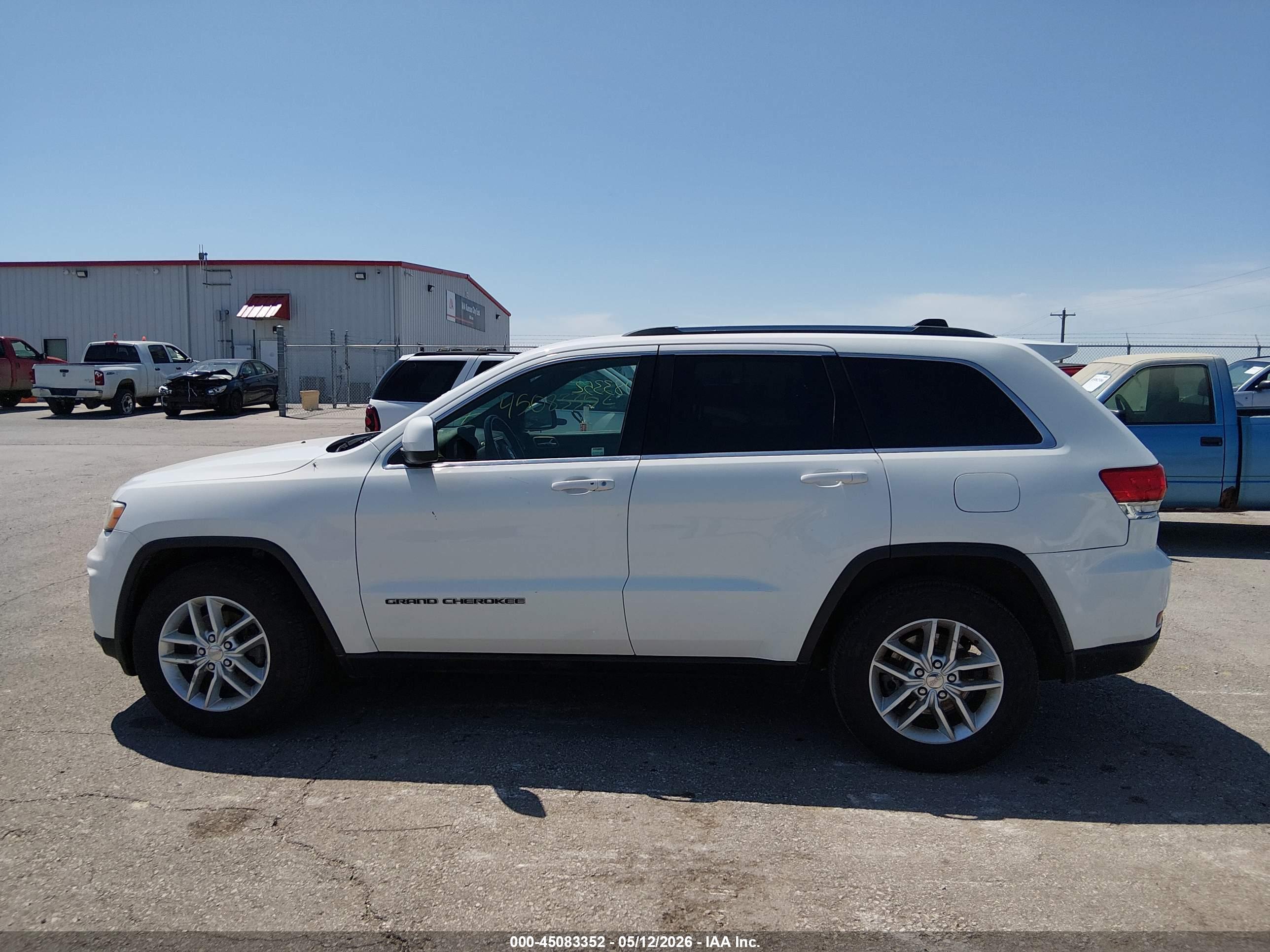 2017 JEEP GRAND CHEROKEE LAREDO 4X2