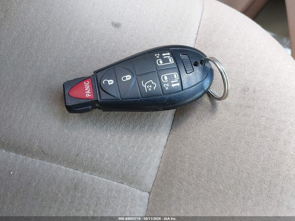 2013 DODGE GRAND CARAVAN SXT — I11