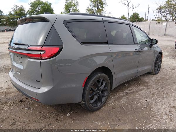2023 CHRYSLER PACIFICA — I4