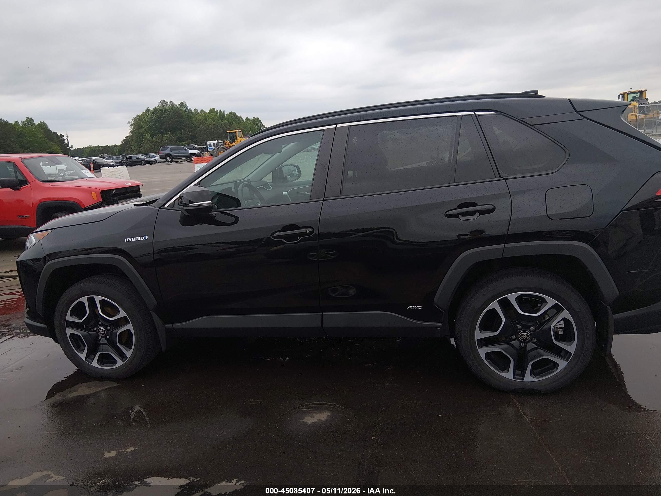 2021 TOYOTA RAV4 HYBRID XLE