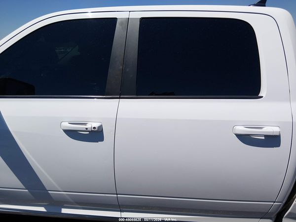 2016 RAM 1500 SPORT