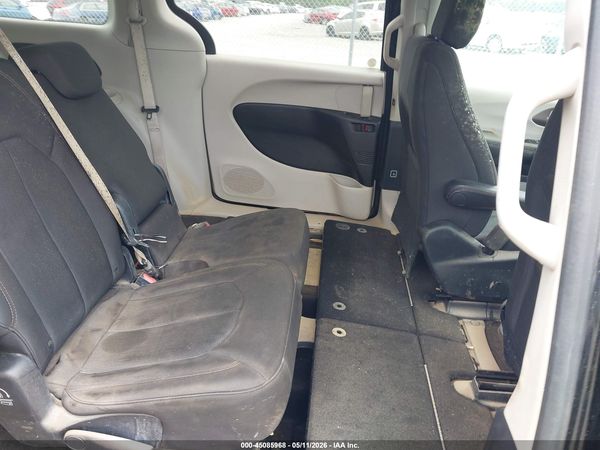 2017 CHRYSLER PACIFICA TOURING — I8