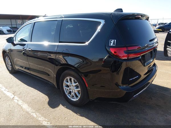 2025 CHRYSLER PACIFICA SELECT — I3