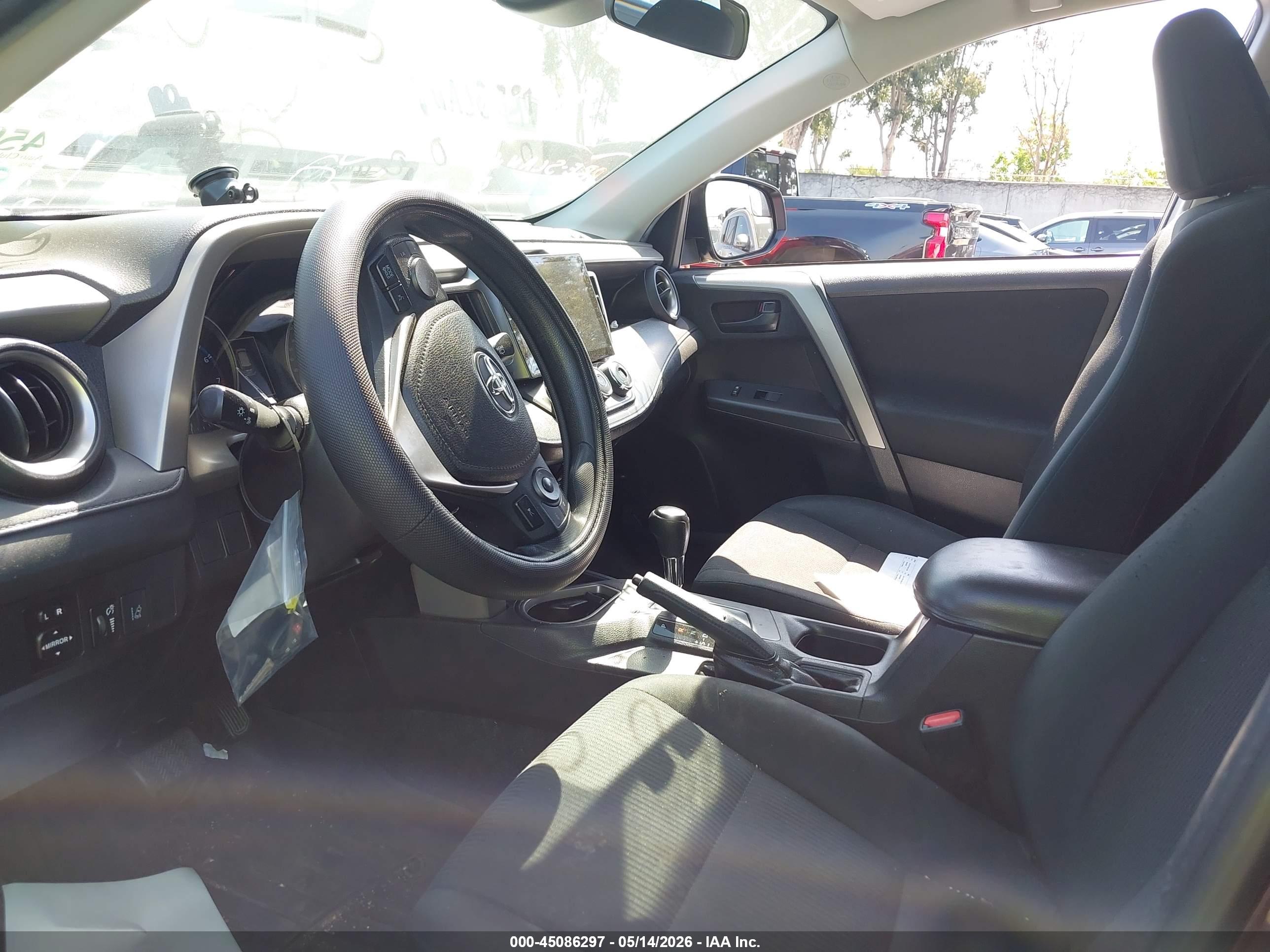 2018 TOYOTA RAV4 LE