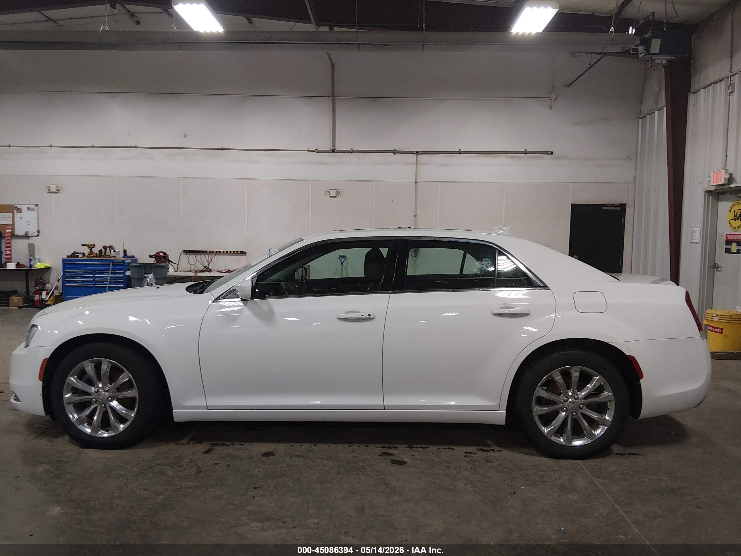 2015 CHRYSLER 300 LIMITED