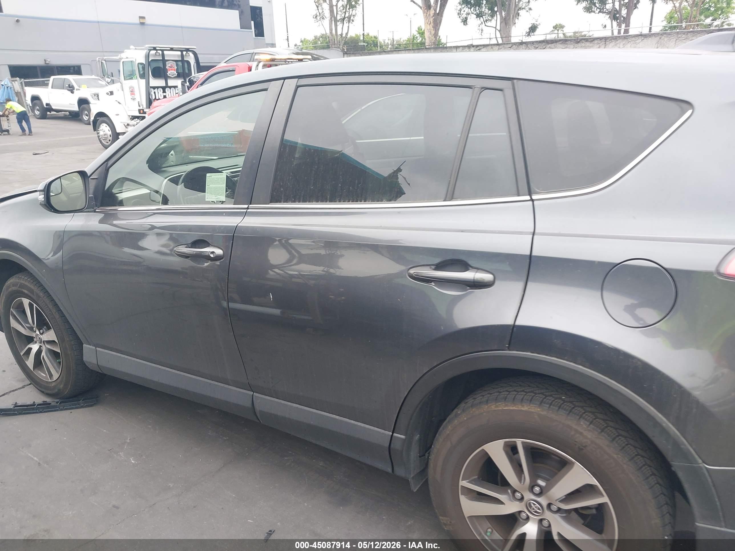 2017 TOYOTA RAV4 XLE