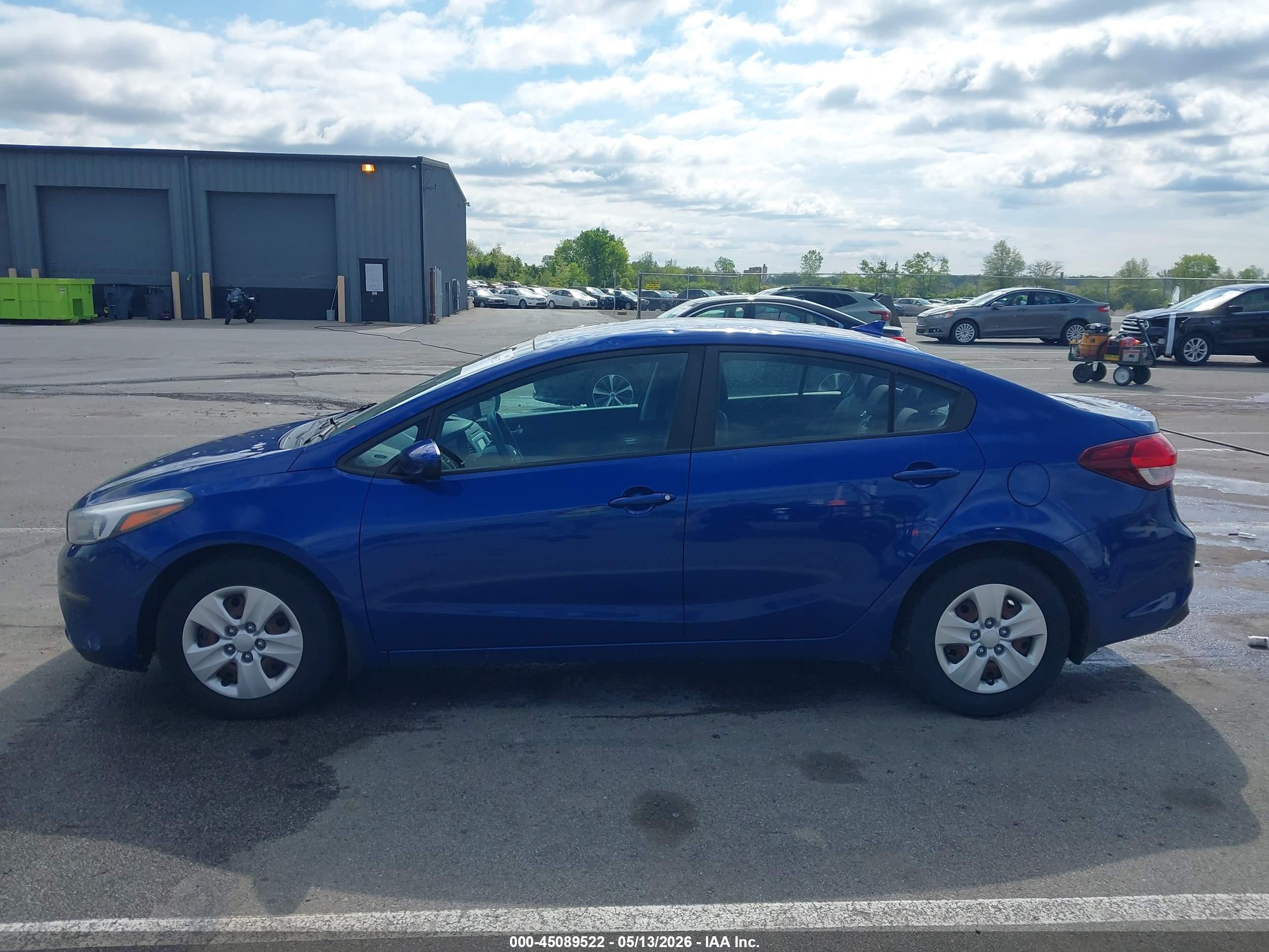 2017 KIA FORTE LX