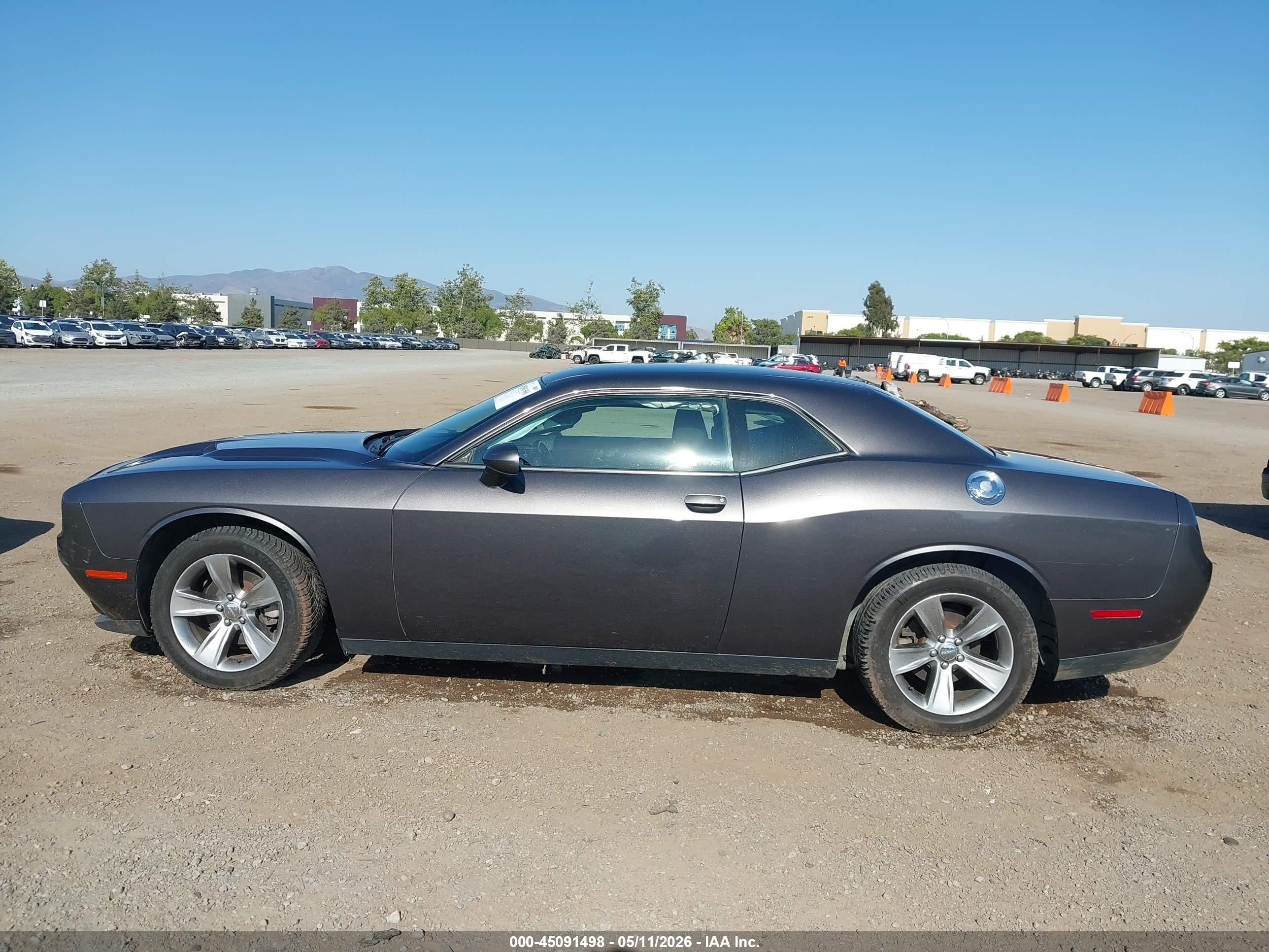 2017 DODGE CHALLENGER SXT