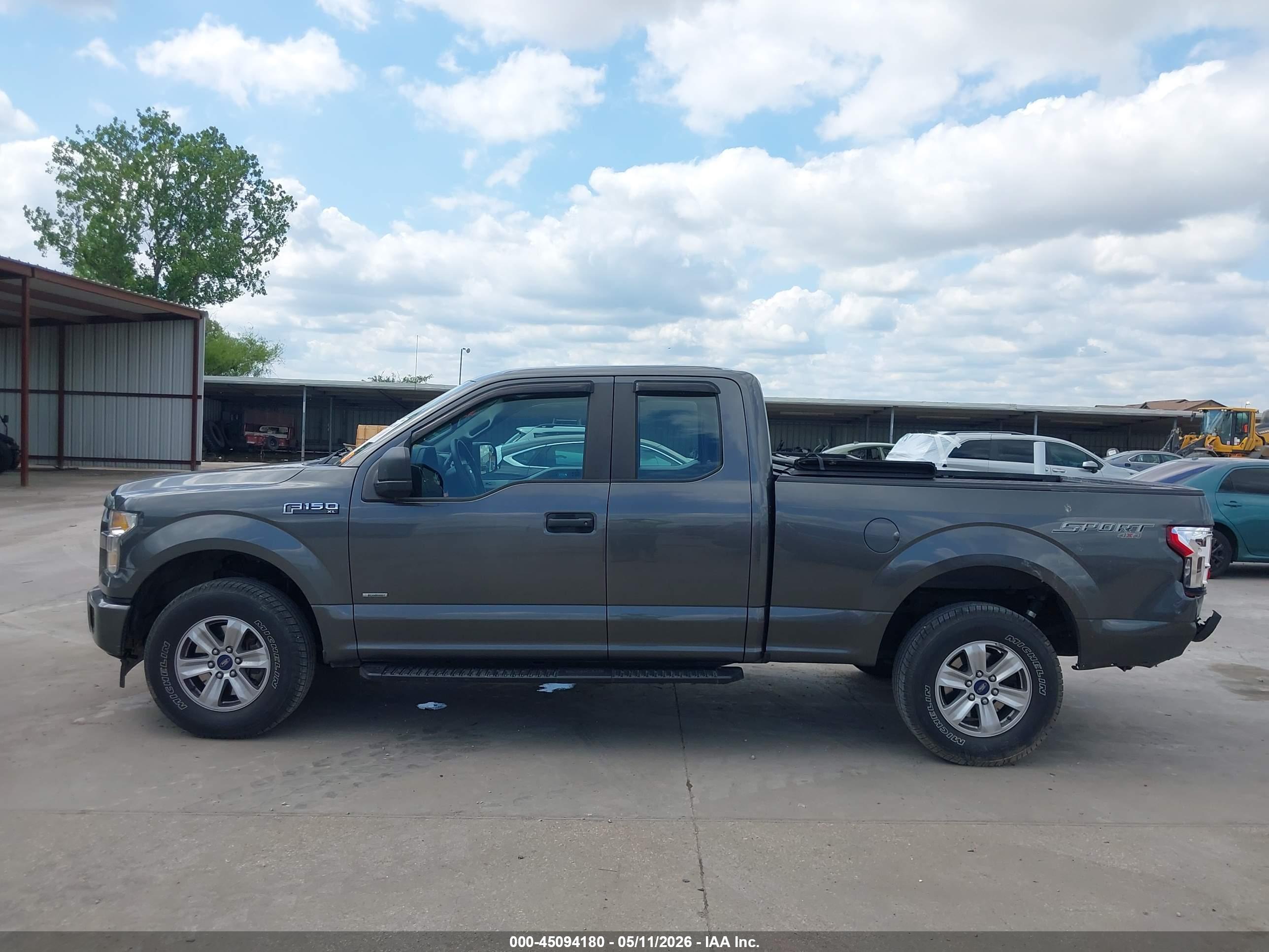 2017 FORD F-150 XL