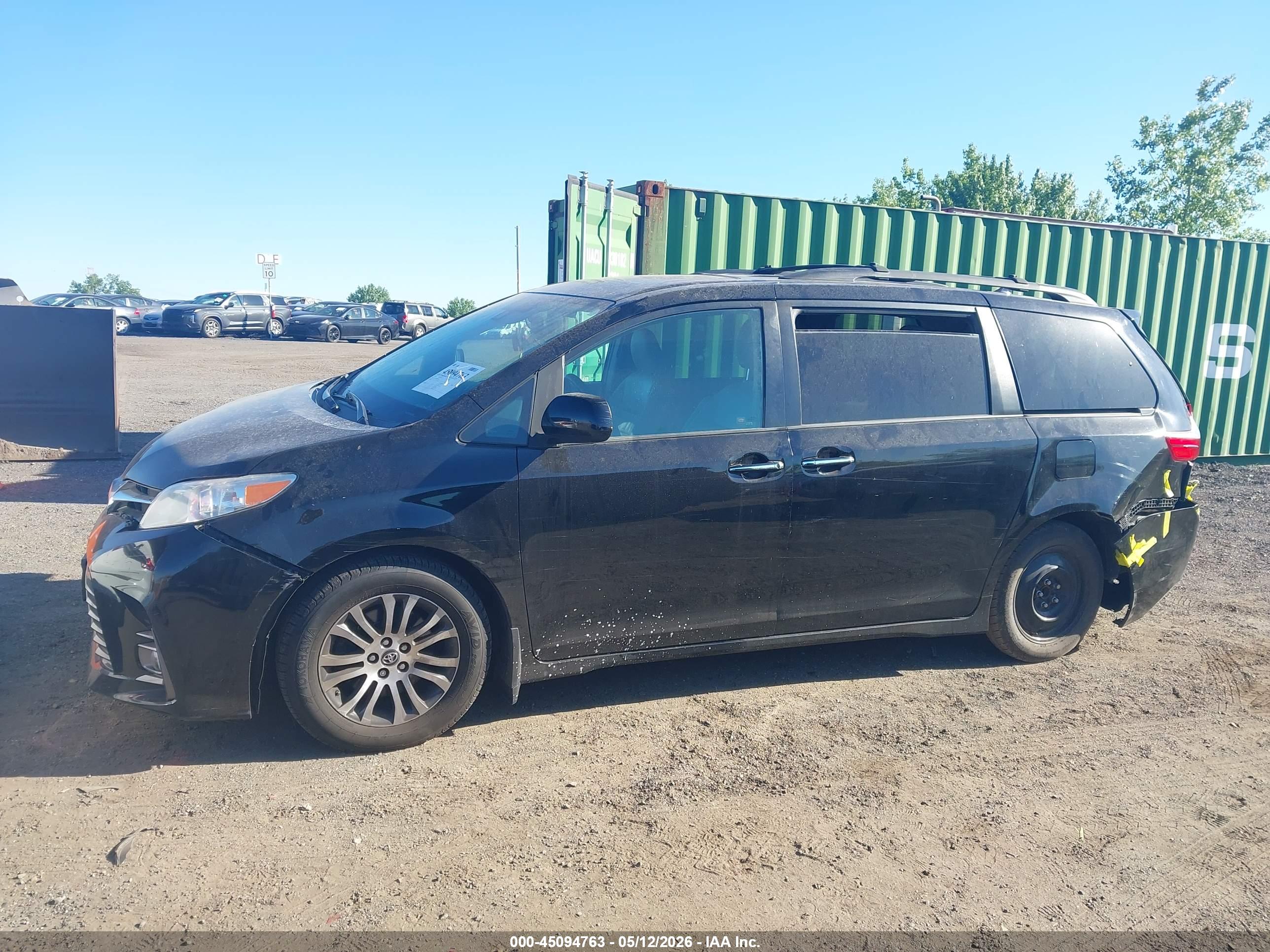 2019 TOYOTA SIENNA XLE 8 PASSENGER