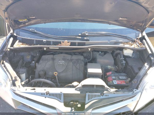 2019 TOYOTA SIENNA XLE 8 PASSENGER