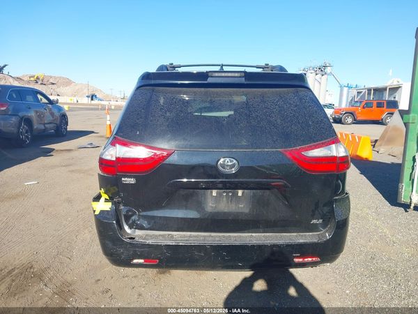 2019 TOYOTA SIENNA XLE 8 PASSENGER