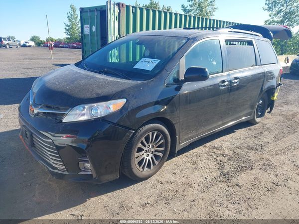 2019 TOYOTA SIENNA XLE 8 PASSENGER