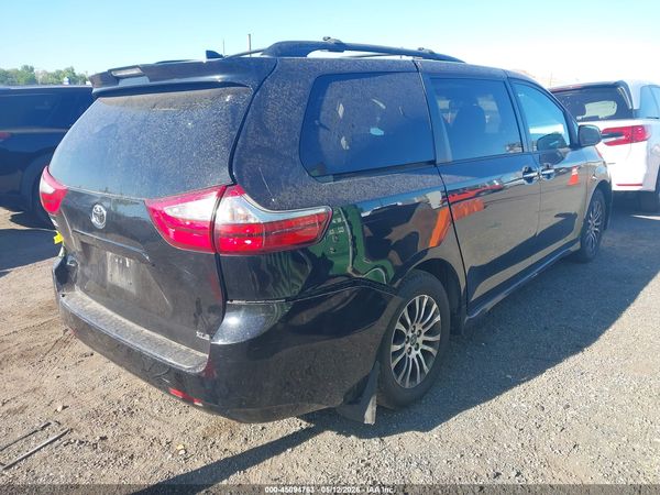 2019 TOYOTA SIENNA XLE 8 PASSENGER