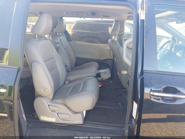 2019 TOYOTA SIENNA XLE 8 PASSENGER
