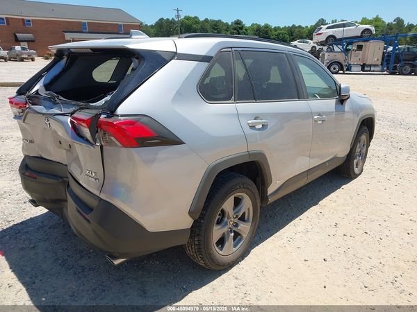 2022 TOYOTA RAV4 HYBRID XLE