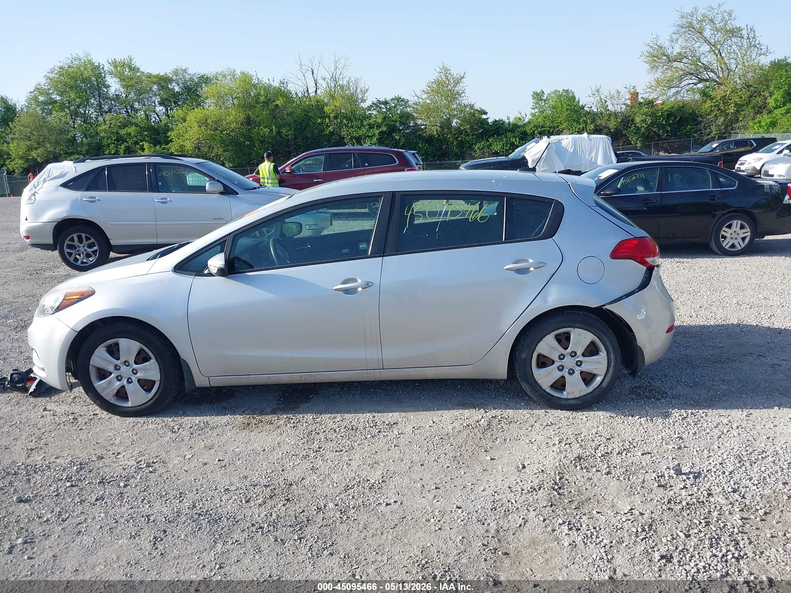 2016 KIA FORTE LX