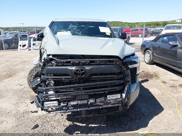 2026 TOYOTA TUNDRA SR5 CREWMAX 5.5' BED
