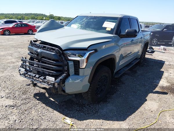 2026 TOYOTA TUNDRA SR5 CREWMAX 5.5' BED