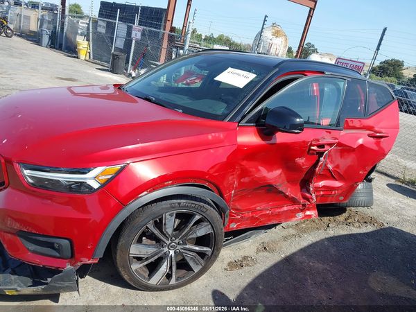 2022 VOLVO XC40 RECHARGE PURE ELECTRIC P8 TWIN PLUS