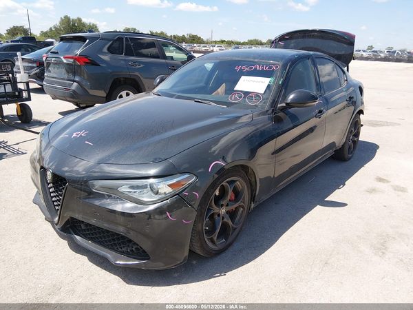 2017 ALFA ROMEO GIULIA TI RWD