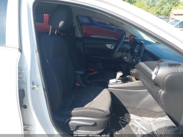 2023 KIA FORTE LX