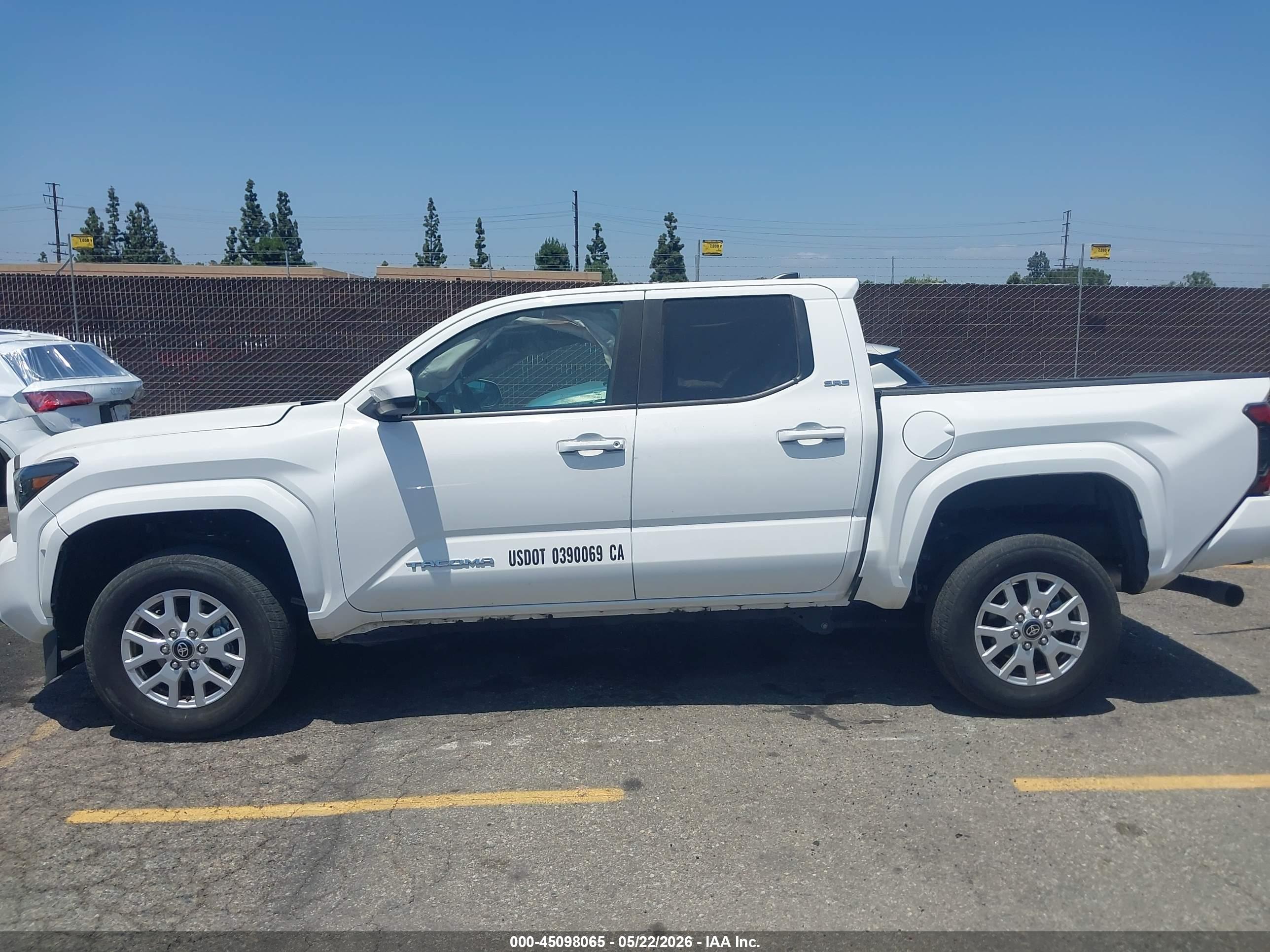 2025 TOYOTA TACOMA SR5