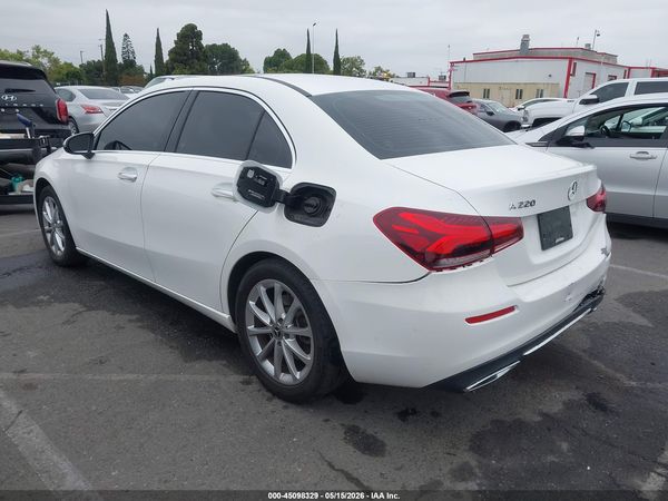 2019 MERCEDES-BENZ A 220 A220
